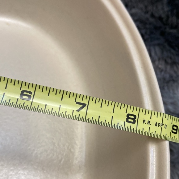 CORNING WARE CREATIONS 2 QT. BEIGE STONEWARE CASSEROLE
DISH W/ COVER - Picture 14 of 16